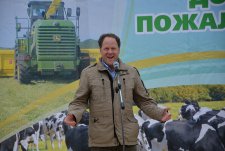 Министр сельского хозяйства РФ Александр Ткачев в «Калужской Ниве»