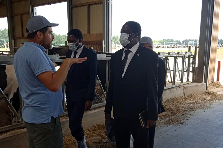 Полномочный посол Республики Уганда в РФ Джонсон Агара Олва вместе с делегацией посетил «ЭкоНиву»