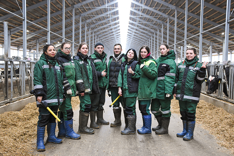 Студенты 17 российских вузов обучаются в «Академии животноводства „ЭкоНива“» 
